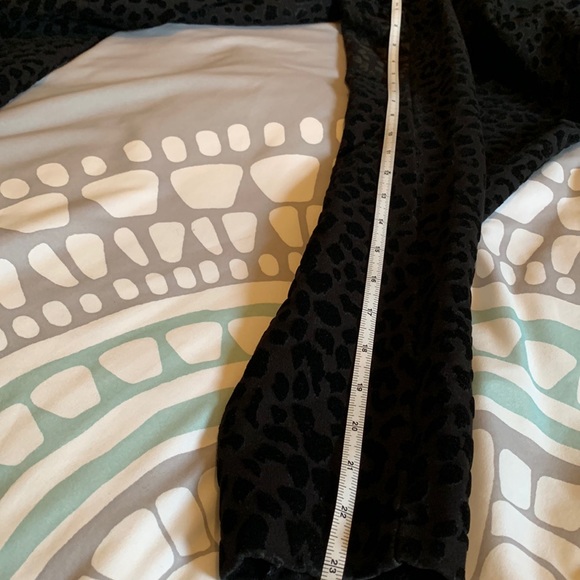 Torrid black leopard pixie pants - Picture 5 of 8